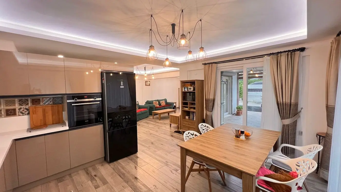 Fitted kitchen